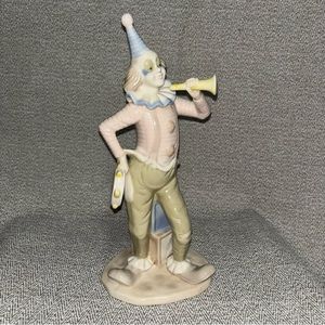 Paul Sebastian vintage heavy porcelain clown with horn & tambourine Excellent